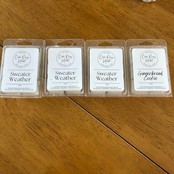 NWT Soy Wax melts. Lot of 4. 3-sweater weather/1 gingerbread cookie. Cream - Picture 4 of 7